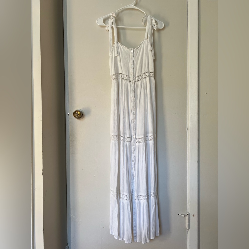 Forever 21 | White Prairie Maxi Dress size S